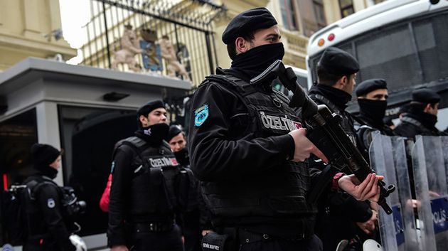 تركيا تُعلن توقيف 10 مطلوبين من 6 دول