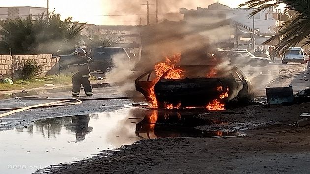 بن قردان: احتراق سيارة ‎