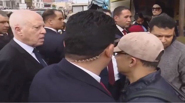 رئيس الجمهورية يؤدي زيارة إلى حي الانطلاقة والمنيهلة وحي التضامن (فيديو)