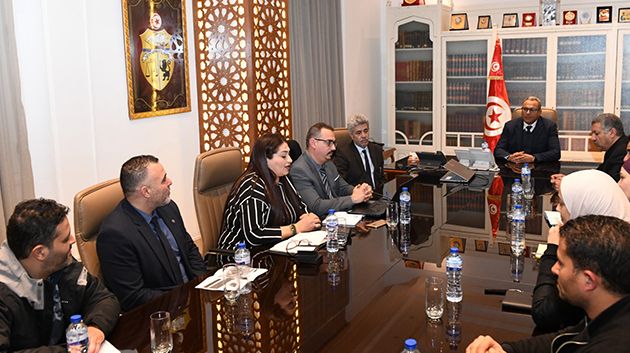 وزير التربية يدعو إلى إحداث مراكز تحضير الأكلة الساخنة وتوزيعها على المدارس 