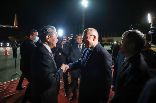 وصول وزير الخارجية الصيني إلى تونس