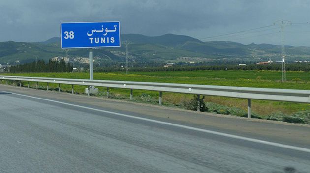 محتجّون يغلقون الطريق الوطنية رقم 6 الرابطة بين جندوبة والعاصمة