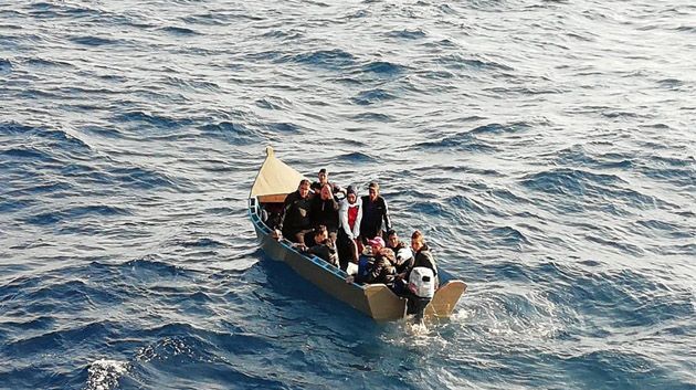 إحباط 3 عمليات اجتاز للحدود البحرية خلسة وإنقاذ 13 مجتازا تونسيا