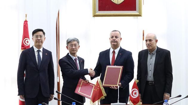 توقيع محضر دراسة جدوى المشروع الرئاسي لمركز معالجة الأورام السّرطانيّة بقابس