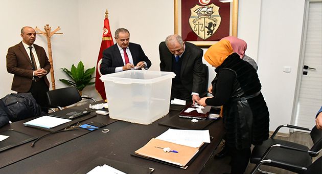 وزارة الداخلية تنشر بلاغا يهمّ التُجّار المُتجوّلين والمُنتصبين بشوارع العاصمة