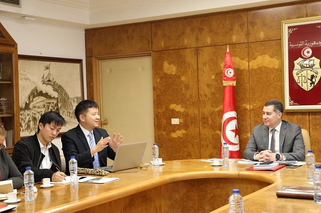 الشركة الصينية للسكك الحديدية تهتم بالاستثمار في تونس