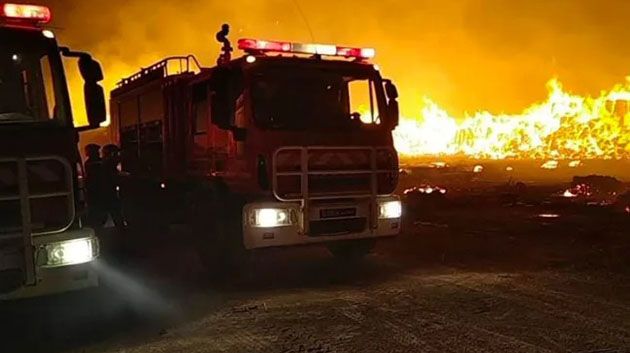 غار الدماء: السيطرة على حريق هائل نشب بمستودع الحجز الديواني