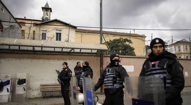 تركيا: قتيل في هجوم نفّذه مسلّحان على كنيسة إيطالية في إسطنبول