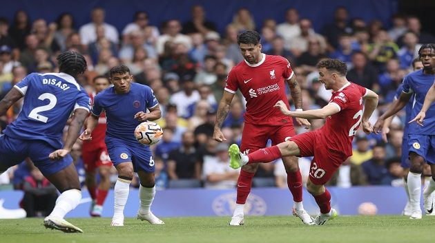 الدوري الإنقليزي: قمة مثيرة بين ليفربول و تشلسي