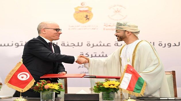 وزيرا خارجية تونس وعمان يوقعان 14 اتفاقا ومذكرة تفاهم
