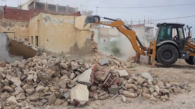 بنزرت: تنفيذ 12 قرار هدم لبناءات فوضوية على الملك العمومي البحري 