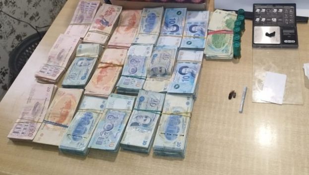 القيروان.. حجز مخدرات و24 الف دينار والاحتفاظ بـ6 أشخاص