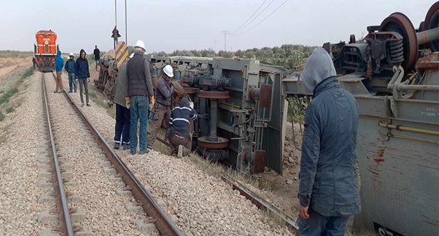 قفصة.. نحو ارجاع 5 عربات لنقل مادة الفسفاط الى السكة