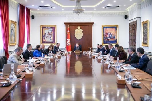 خلال اجتماع حول المشاريع العموميّة.. رئاسة الحكومة تكشف عن موعد انطلاق أشغال مستشفى القيروان