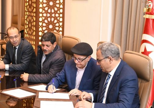 الغاء اضراب الغد.. وزارة التربية والجامعة العامة للقيمين توقعان محضر اتفاق