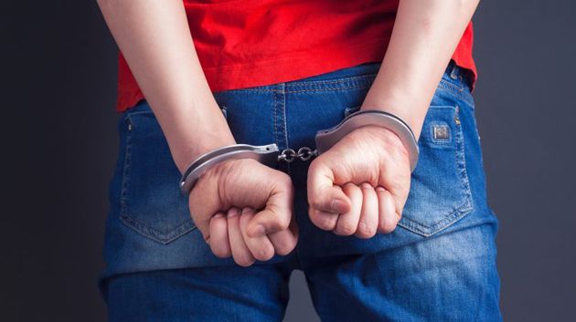 منزل تميم: قاصر يشوّه وجه فتاة بآلة حادة في سوق أسبوعية