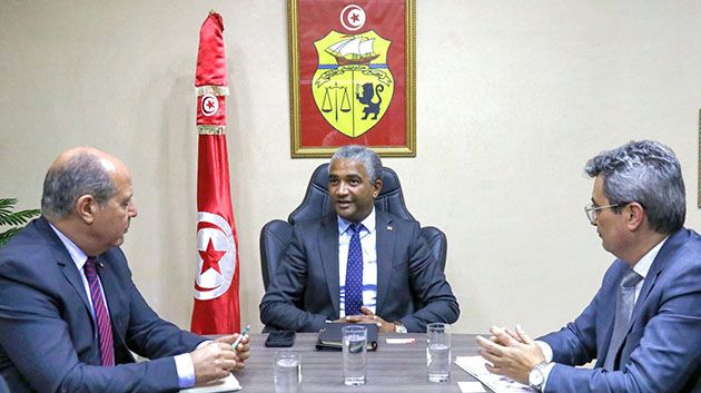 بحث إسهام البنوك والمؤسسات المالية في إنجاز المشاريع الشبابية والرياضية