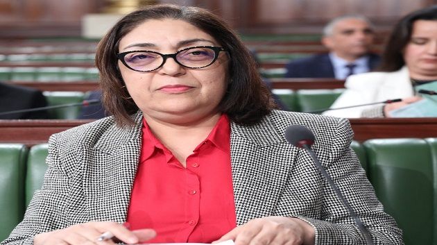 وزيرة التجارة: الخضر والغلال متوفرة بأسعار معقولة و 'ظاهرة الصفوف نقصت'