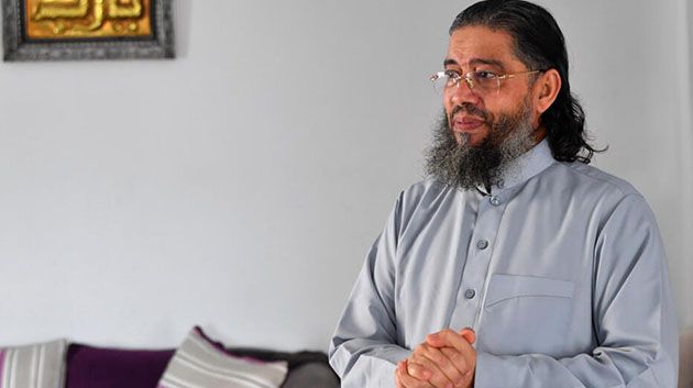 بعد ترحيله.. الإمام التونسي يلجأ للقضاء من أجل العودة إلى فرنسا