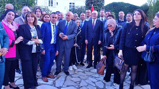 وزير الخارجية يلتقي بعدد من أفراد الجالية التونسية المقيمين بمنطقة الآلب البحري وموناكو