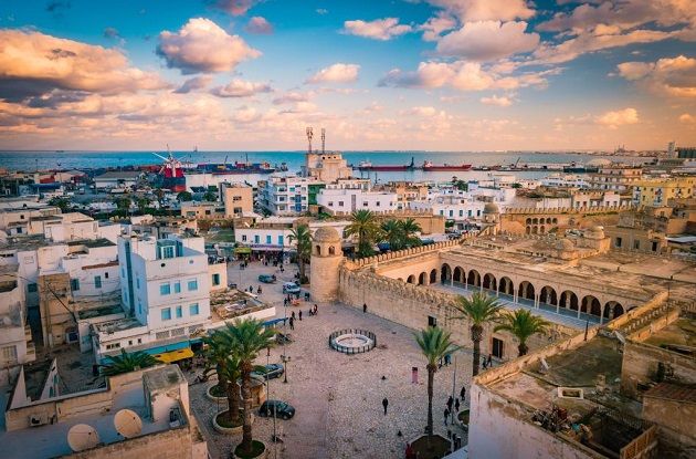 طقس الأحد : أمطار متفرّقة والحرارة في انخفاض طفيف