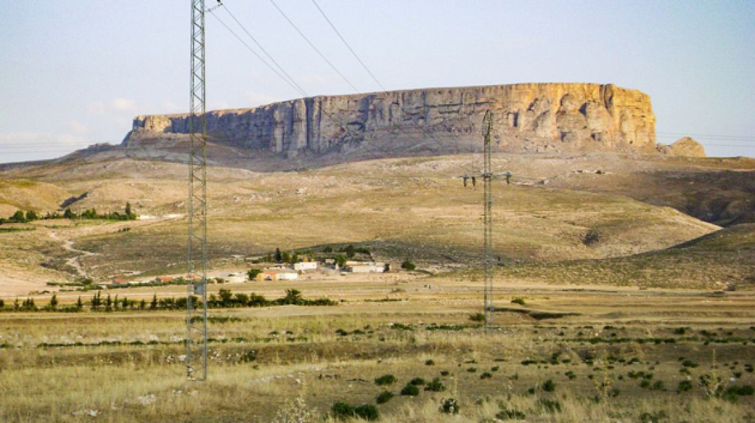 الكاف: نهاية أشغال المسلك المؤدي إلى معلم مائدة يوغرطة خلال الصائفة القادمة الكاف: نهاية أشغال المسلك المؤدي إلى معلم مائدة يوغرطة خلال الصائفة القادمة