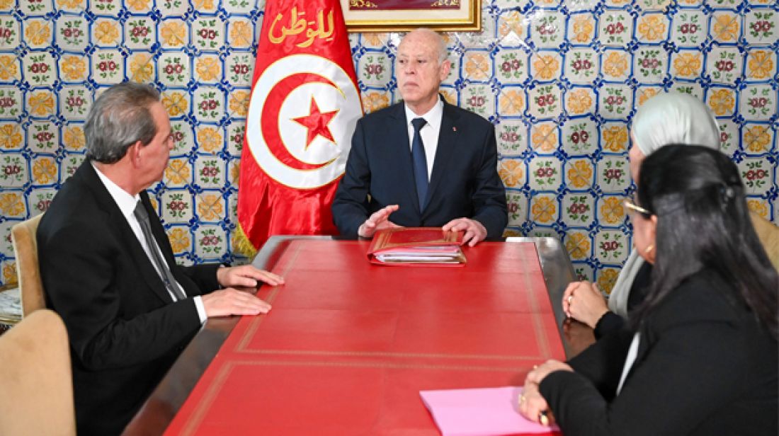 سعيّد: ‘من يريد أن يعيد أموال الشعب كاملة فأبواب الصلح مفتوحة أمامه’ سعيّد: ‘من يريد أن يعيد أموال الشعب كاملة فأبواب الصلح مفتوحة أمامه’