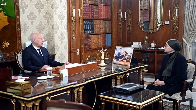 وزيرة العدل تطلع رئيس الجمهورية على الصيغة النهائية لتنقيح الفصل 411 من المجلة التجارية