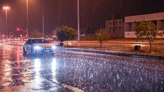 طقس الليلة: أمطار متفرقة ورعدية بهذه الجهات