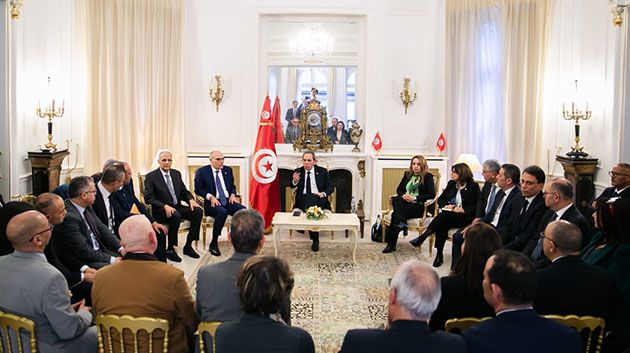رئيس الحكومة يلتقي رؤساء البعثات القنصلية وممثلي الهياكل التونسية بفرنسا