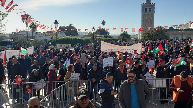 ساحة القصبة: توافد النقابيين للمشاركة في التجمّع العمّالي