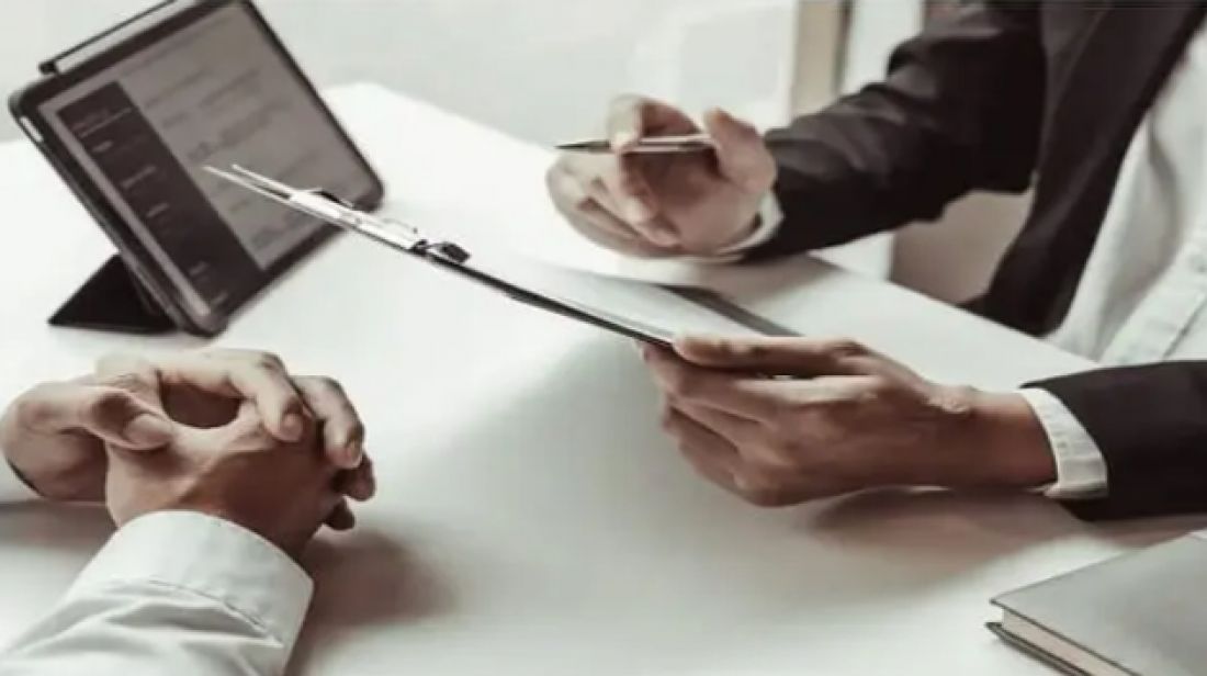 مشروع قانون يتضمن عقوبات سجنية ومالية لمؤسسات التوظيف الناشطة دون رخصة مشروع قانون يتضمن عقوبات سجنية ومالية لمؤسسات التوظيف الناشطة دون رخصة