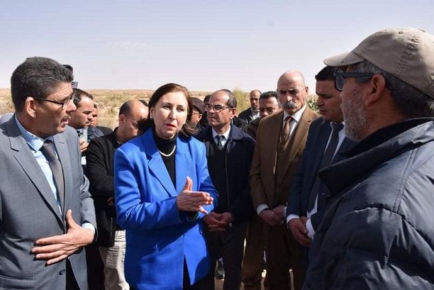 القصرين: وزيرة التجهيز تعاين أشغال مشروع الطريق الحزامية الكبرى 