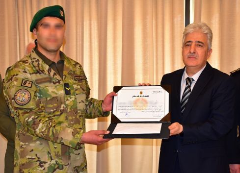 وزير الدفاع الوطني يكرّم العسكريين المشاركين في القضاء على عناصر إرهابية بالقصرين
