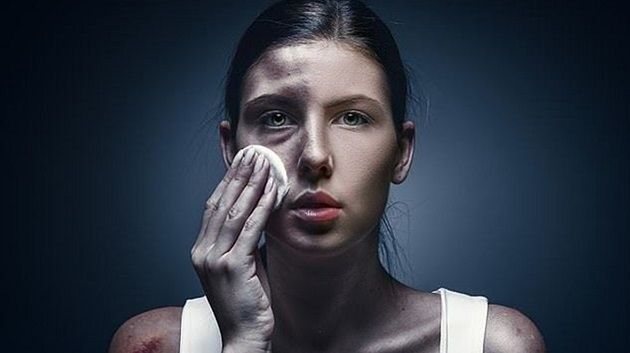 اليوم العالمي للمرأة: أضواء لم تُخف الجُزء القَاتِم من الصورة