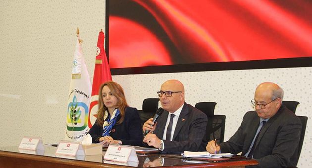 وزيرا الفلاحة والإقتصاد يشددان على ضرورة الاستعداد بصفة استباقية للمشاريع الكبرى