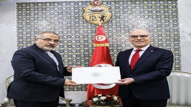 وزير الخارجية يتسلّم نسخة من أوراق اعتماد سفير إيران بتونس