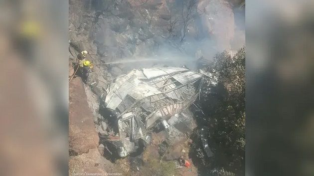 جنوب افريقيا: 45 قتيلا في سقوط حافلة من جسر 