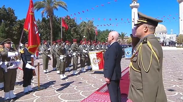 رئيس الجمهورية يشرف على موكب إحياء الذكرى 24 لوفاة الزعيم الحبيب بورقيبة (فيديو)