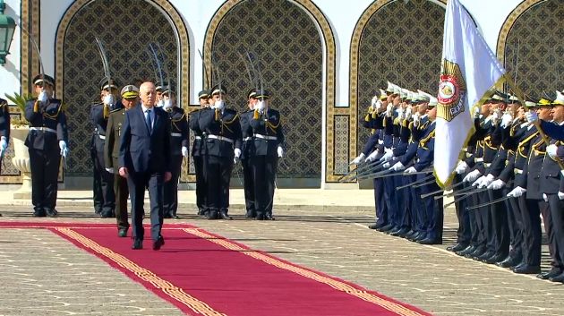 رئيس الجمهورية يشرف على موكب الاحتفال بالذكرى 68 لعيد قوات الأمن الداخلي