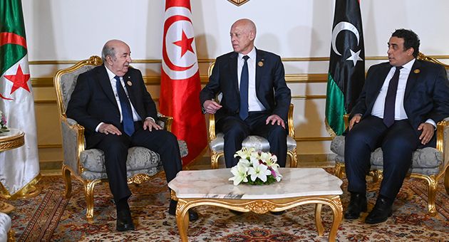 تبّون والمنفّي يغادران تونس