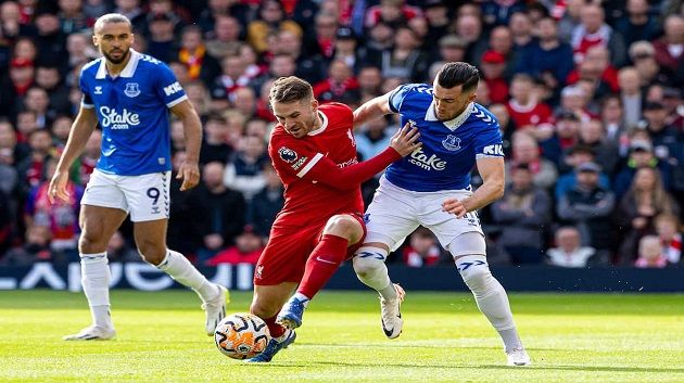 الدوري الإنقليزي: الليلة دربي الميرسيسايد بين إيفرتون و ليفربول