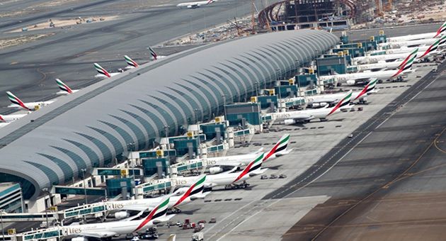 مطارات دبي تصدر بيانا للمسافرين 