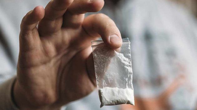 بوحسينة: ضبط شخصين بصدد استهلاك 'الكوكايين' داخل سيارة