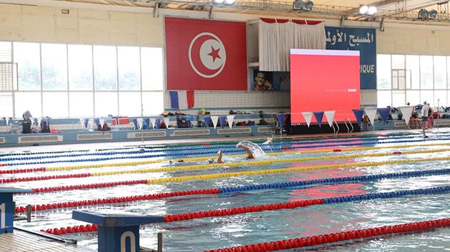 وزارة الرياضة تفتح تحقيقًا في حجب العلم التونسي بمسبح رادس