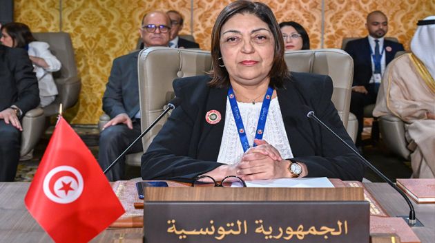 وزيرة التجارة تدعو إلى إلغاء القيود على المبادلات التجارية البينية العربية