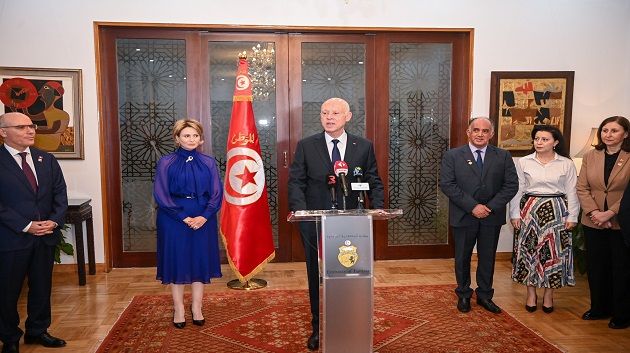 سعيد يستمع إلى مشاغل الجالية التونسية في الصين (صور)