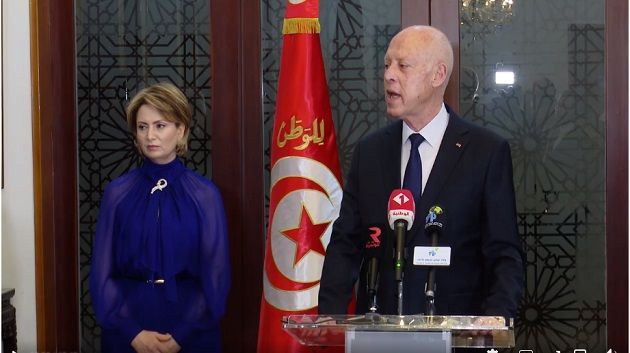 رئيس الجمهورية: ندوات شكلية للتونسيين بالخارج..ومن لم يقم بدوره على الوجه المطلوب ليس له مكان في مؤسسات الدولة