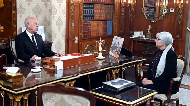 سعيّد يُطالب بالقطع نهائيًّا مع النظام الحالي للتعامل بالشيكات