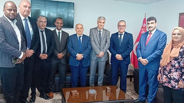 كاتب الدولة المكلف بالمؤسسات الصغرى والمتوسطة يجتمع بوفد من البنك الإسلامي للتنمية